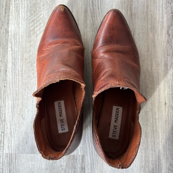 Steve Madden women's brown leather Austin bootie - Picture 7 of 11